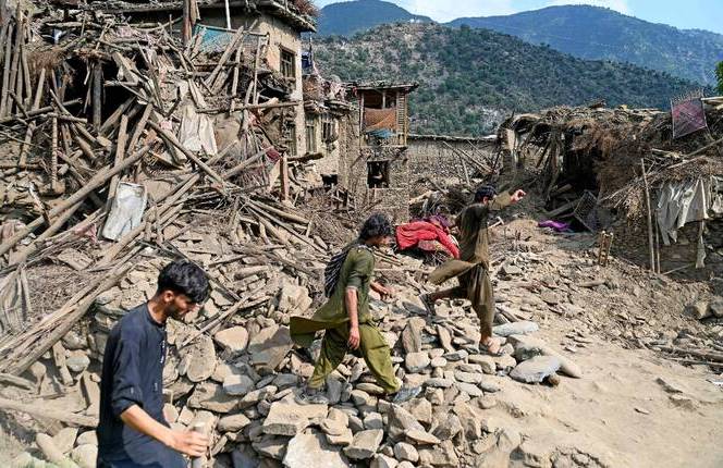 Afghanistan quake death toll tops 2,200