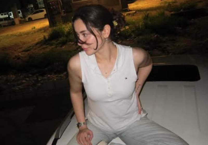 Let’s have deep conversations! Hania Aamir’s clever move to sidestep careless bike ride scandal 