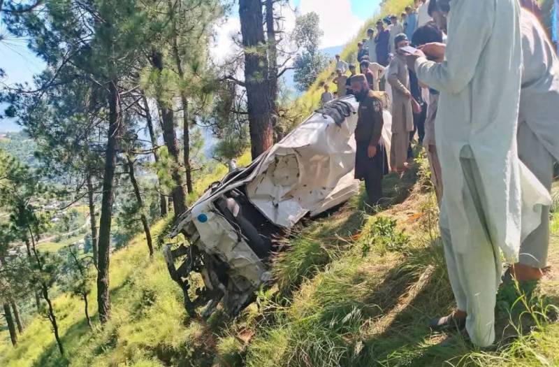 Two kids die, 25 injured as van plunges into ravine near Balakot