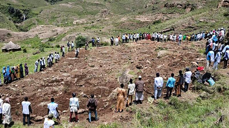 'Tears and pain' after deadly Sudan landslide
