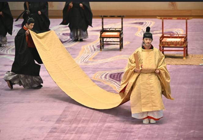 Japan prince comes of age as succession crisis looms