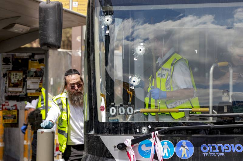 Palestinian gunmen shoot dead six people in east Jerusalem attack: foreign minister