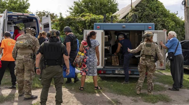 Russian attack kills 24 in Ukraine during pension distribution