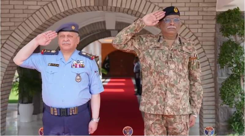 Iraqi Air Force Commander Radi Al-Asadi calls on General Sahir Shamshad Mirza