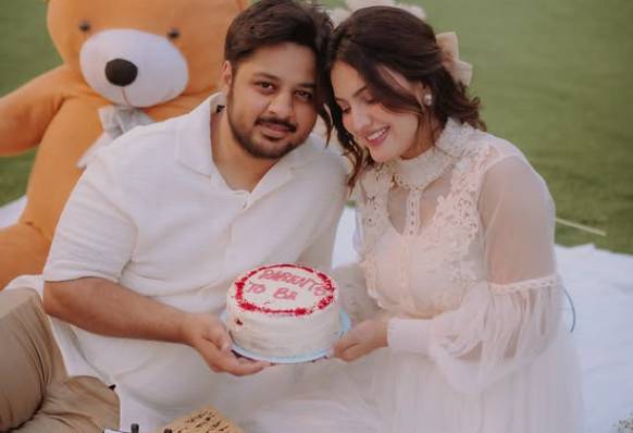 YouTuber couple Iqra Kanwal and Areeb Pervaiz blessed with first child