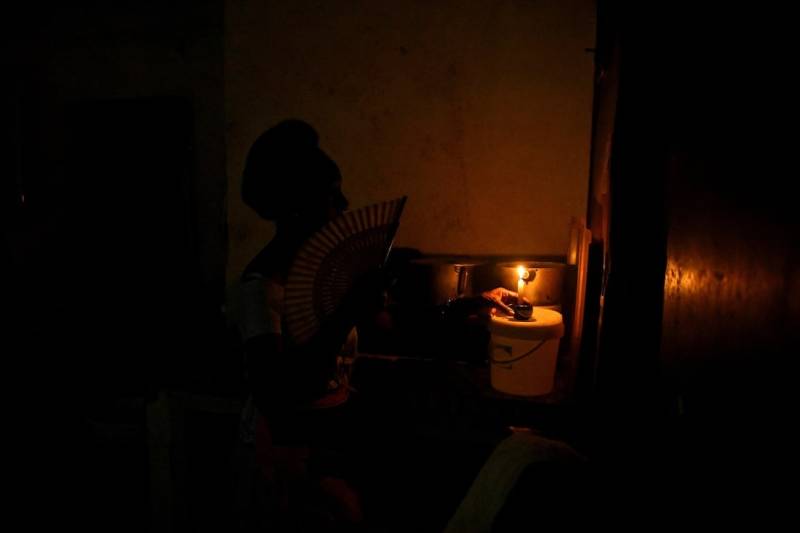 Electricity returning to Cuba after total blackout