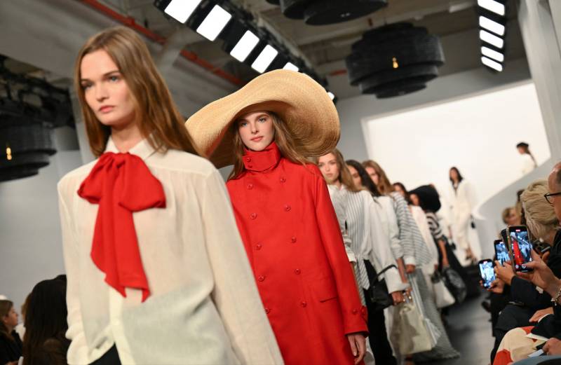 'Minimalist' Ralph Lauren designs kick off New York Fashion Week