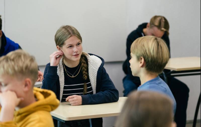 Finnish phone ban brings focus, and chatter, back to school