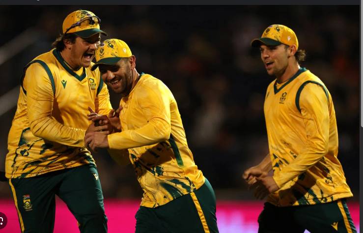 South Africa beat England by 14 runs in rain-marred 1st T20