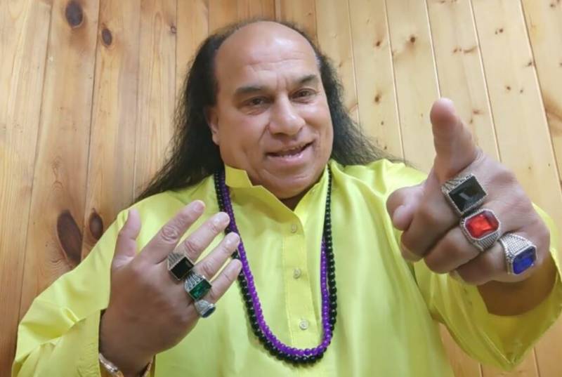 ‘Controversy King’ Chahat Fateh Ali threatens to sue cafe owners over egg attack