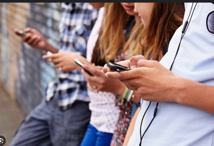 US regulator probes AI chatbots over child safety concerns