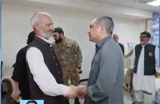 Mohsin Naqvi visits Shaheed Major Adnan’s residence