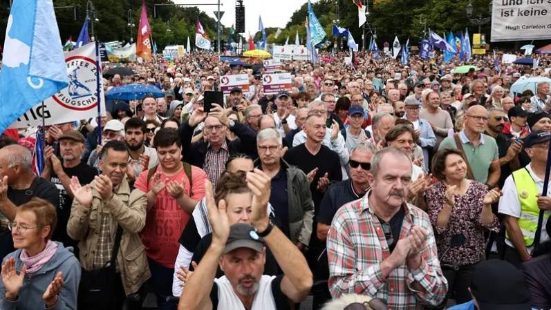 At least 12,000 join pro-Palestinian rally in Berlin
