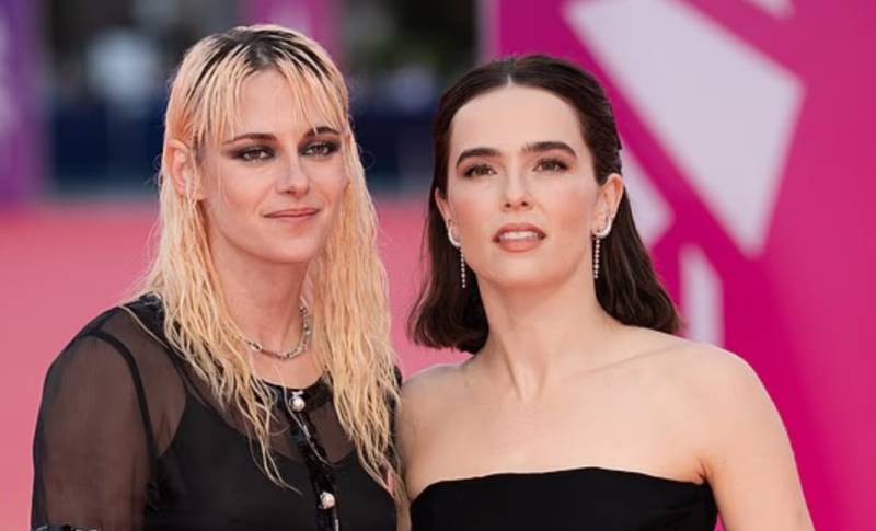 Kristen Stewart reunites with Zoey Deutch at Nouvelle Vague premiere in France