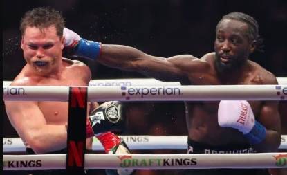 Crawford shocks Alvarez for historic undisputed super middleweight world title