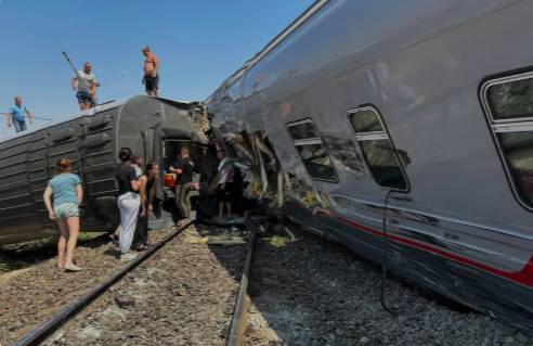 Two trains derail in Russian region, one killed