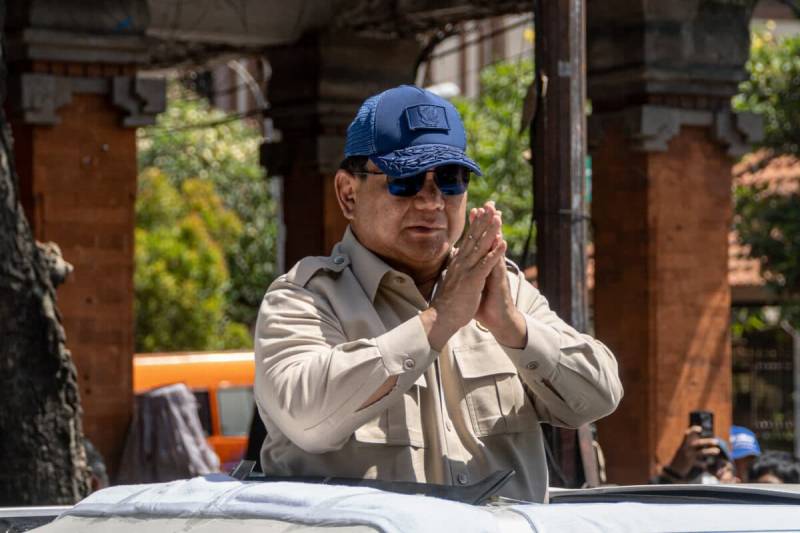 Indonesia leader in damage control, installs loyalists after protests