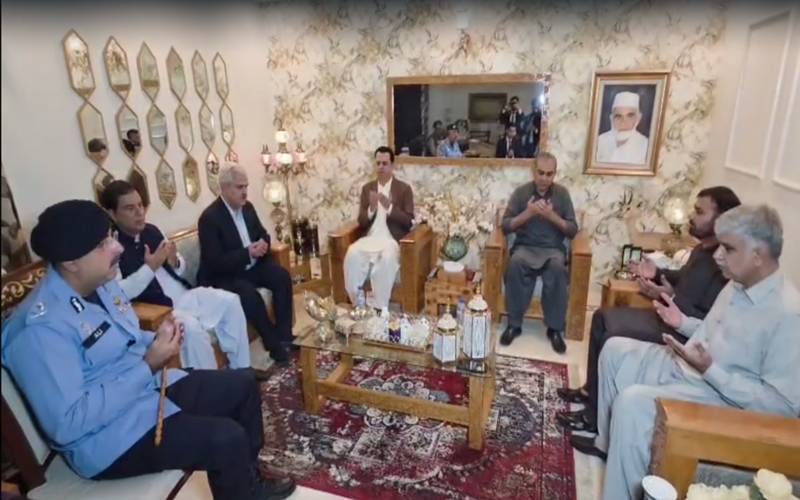 Interior Minister Naqvi visits martyred Captain Tamoor’s family 