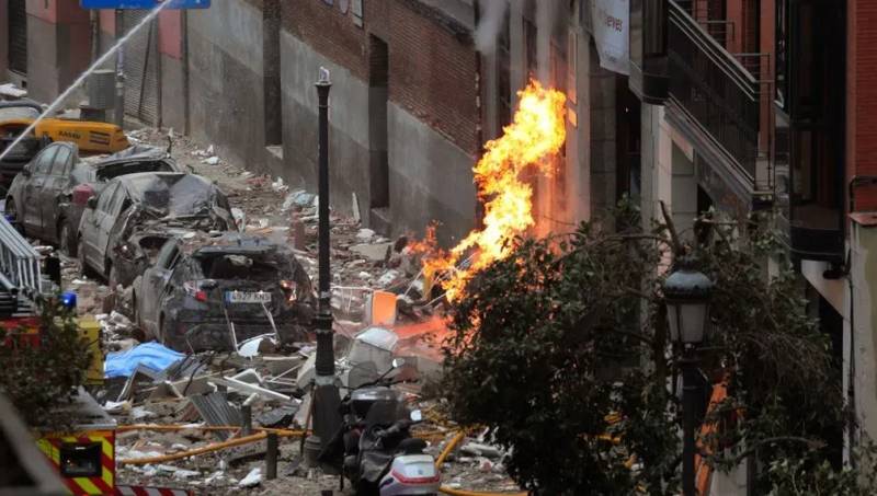 Rescuers find body in Madrid bar explosion