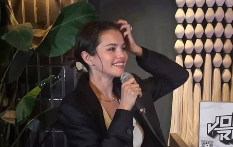 Selena Gomez celebrates Rare Beauty milestone