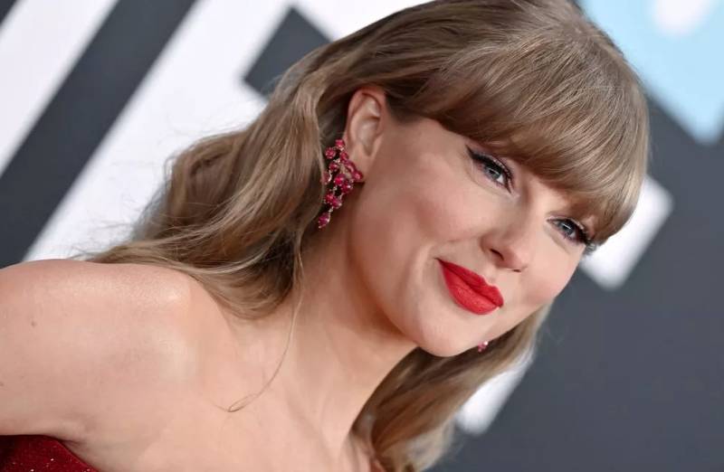 Swifties express disappointment as Taylor releases album teaser GIF
