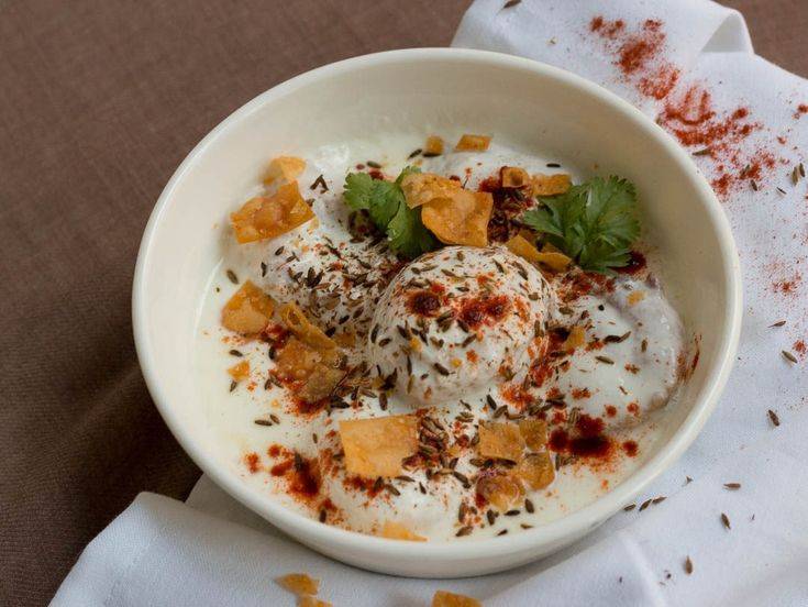Two dead after eating toxic food in Lahore