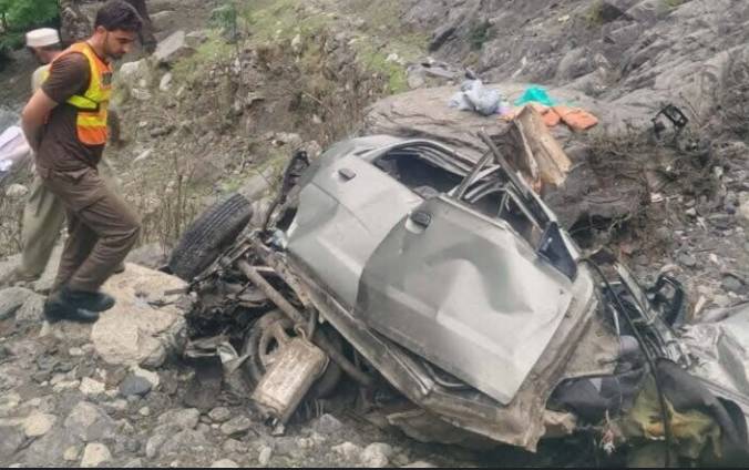 Four die in Khairpur speedy car plunge