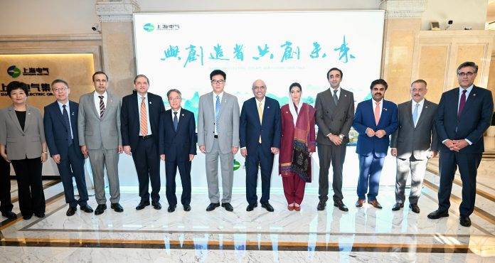 Zardari witnesses signing of MoU on Thar Coal Gasification 