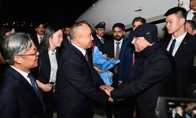 President Zardari arrives in Xinjiang capital Urumqi