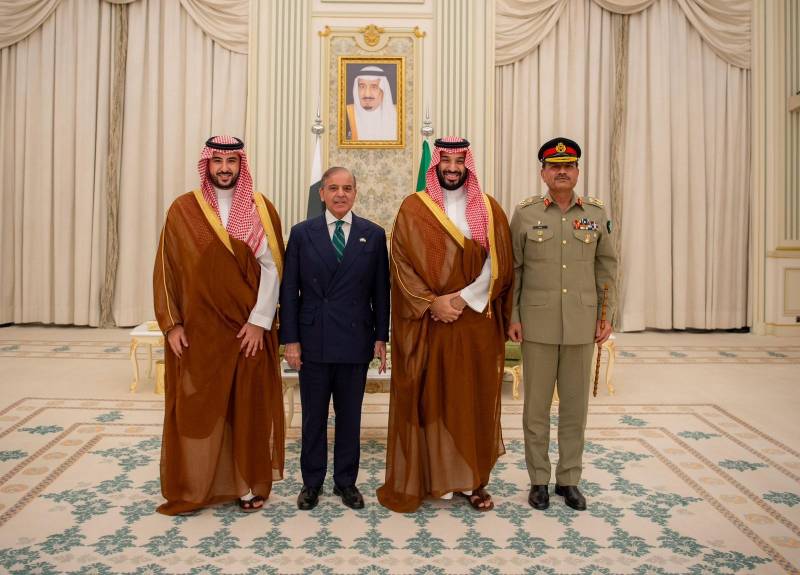 Pakistan, Saudi Arabia sign historic defence accord