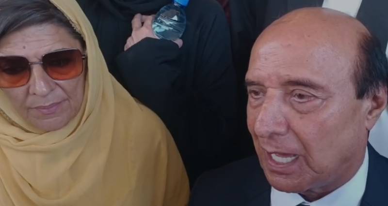 Khosa delivers Imran Khan’s letter to chief justice