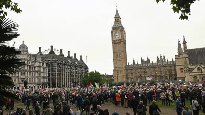 Thousands protest in London over Trump UK visit
