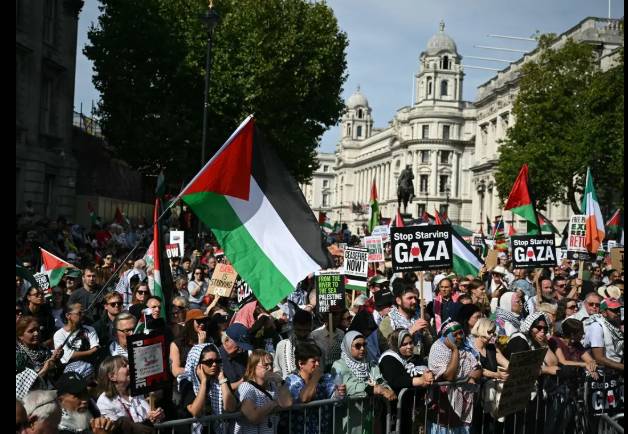 Celebrities rally in London at Gaza fundraiser