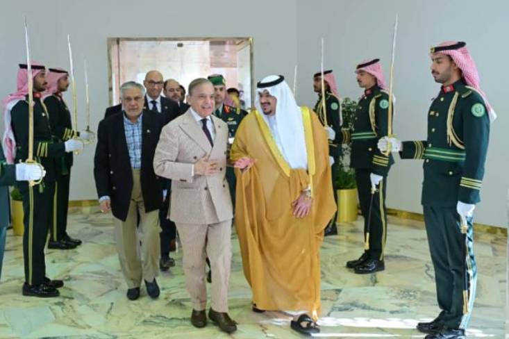 PM Shehbaz leaves Riyadh for London