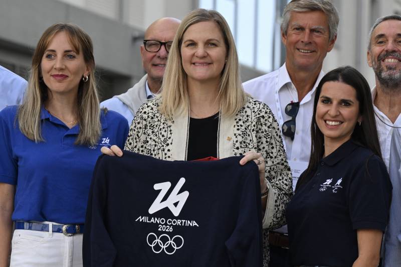 IOC to again allow Russians under neutral flag at 2026 Winter Olympics