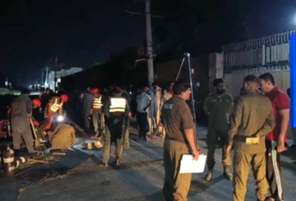 Three labourers die after inhaling toxic gas in Faisalabad