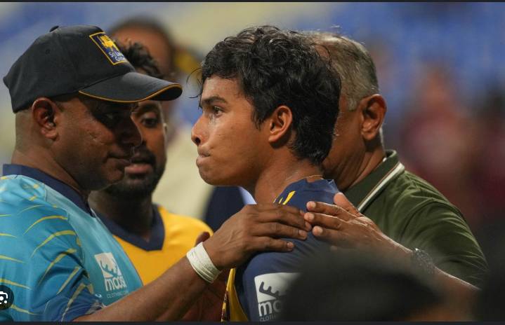 Sri Lanka cricketer told of dad's death moments after win