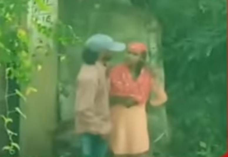 Indian man slits wife’s throat in public