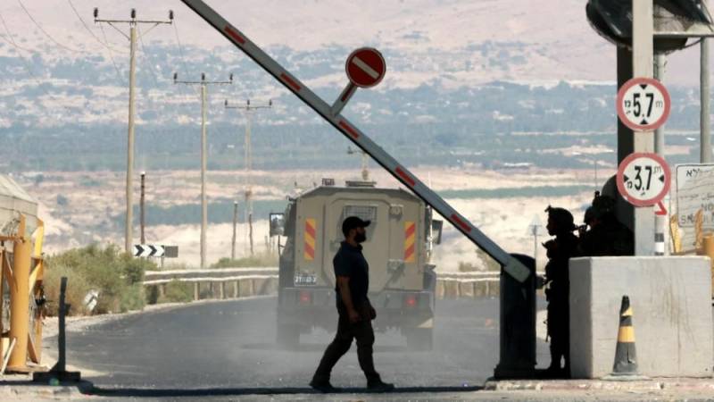 Jordan briefly reopens West Bank crossing after deadly attack