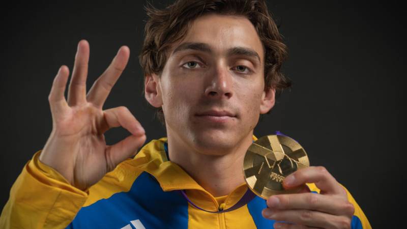 One more world record from Duplantis and there's no Christmas party, jokes Coe