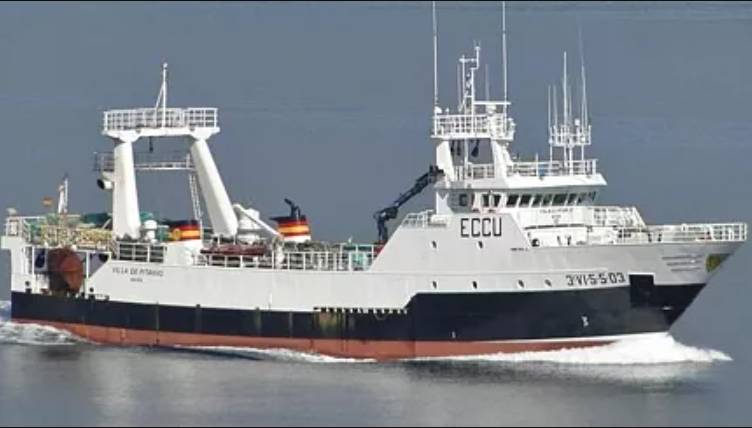 Spain rescues 11 from sinking French fishing boat