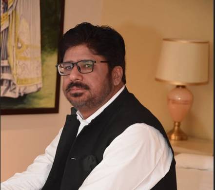 Senior lawyer shot, injured in Shikarpur
