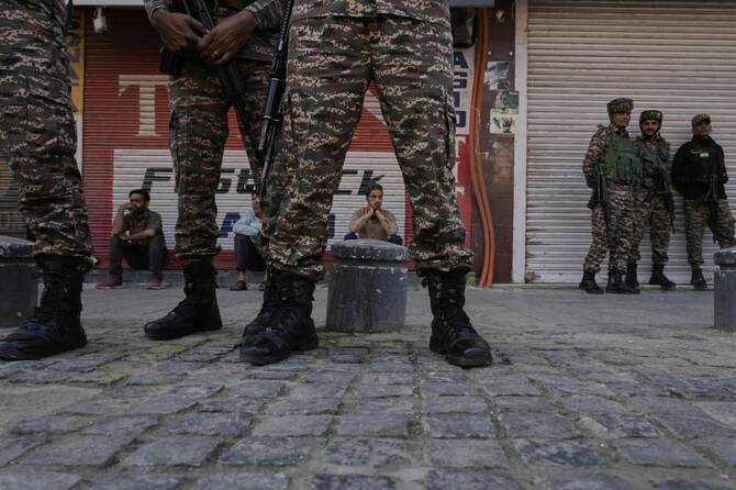 Indian security forces kill five Maoist rebels