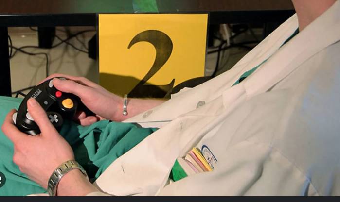 Patient’s woes multiply after filming doctor video-gaming
