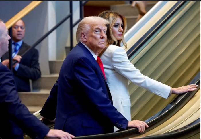 Escalatorgate: White House urges probe into Trump UN malfunctions