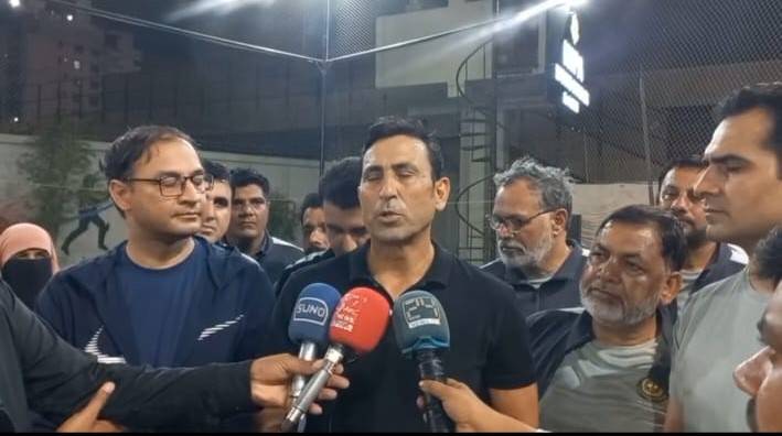 Younus Khan urges Pakistan players to shun politics, play with unity
