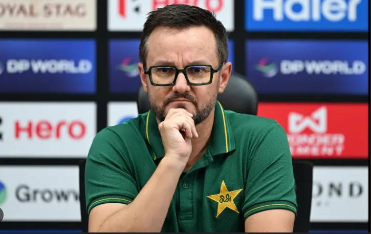 Coach urges Pakistan to 'focus on cricket' for India Asia Cup final