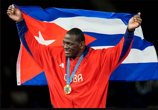 Wrestling legend Lopez calls for Cuban sport to 'open up' to the world