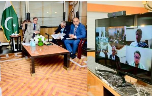 Shehbaz for exploring trade potential between Pakistan, Malaysia
