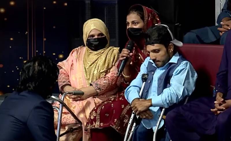 Wife of differently-abled person wins hearts on Mazaq Raat